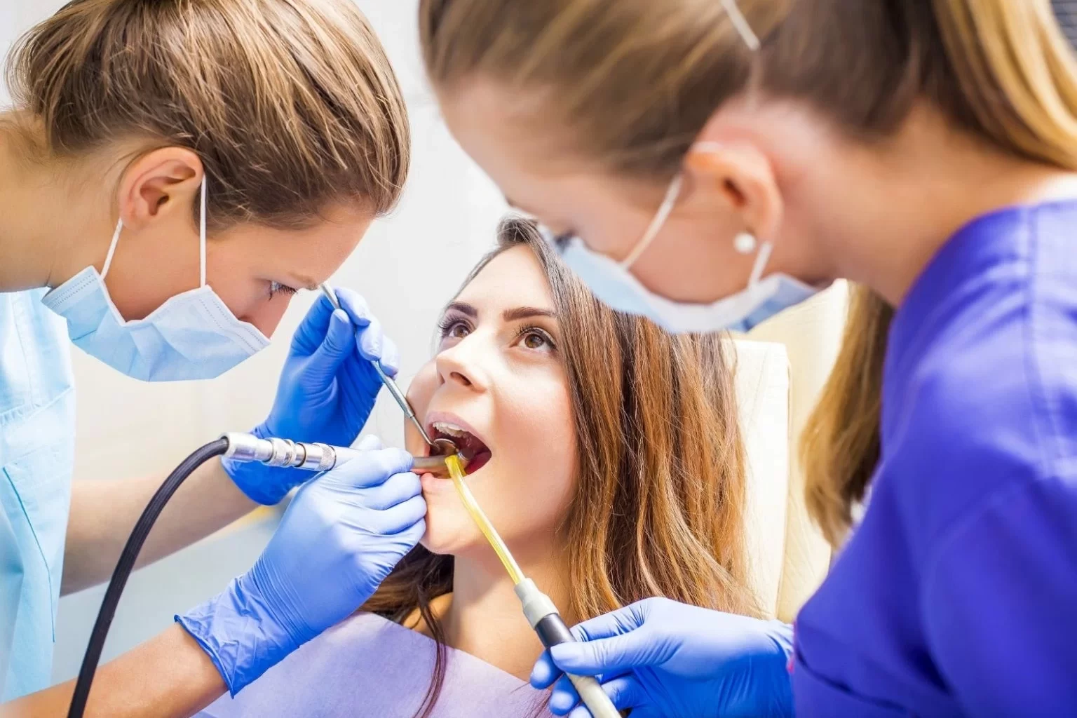How Much Does a Dental Assistant Make